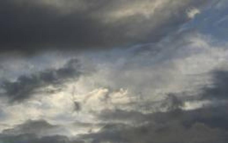 أمطار متفرقة والعظمى في عمان 23 درجة