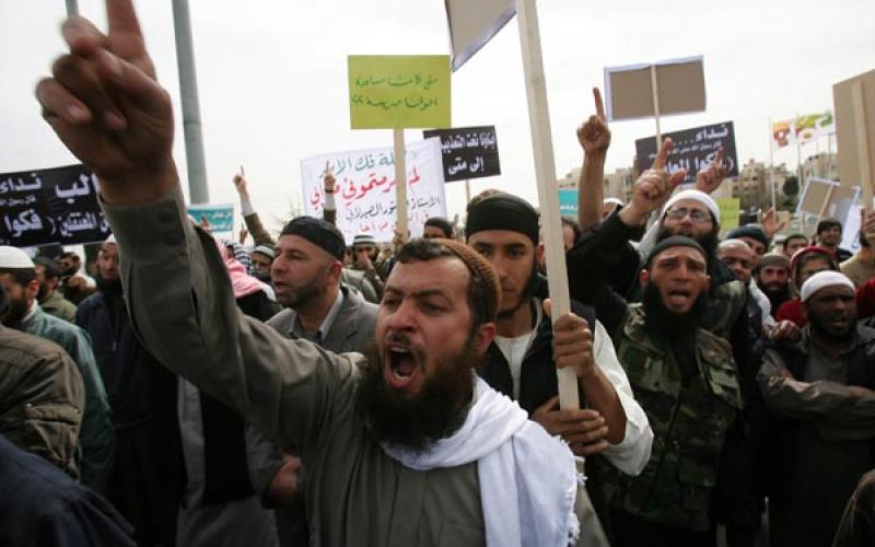 أبو سياف لراديو البلد: تفجأنا باستثناء دعمس من المفرج عنهم