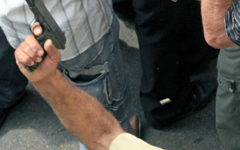 وفاة حدث برصاصة طائشة