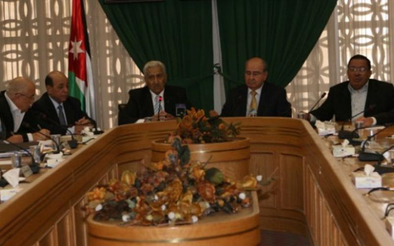 النسور: التعويض النقدي سيكون متساويا بين المواطنين