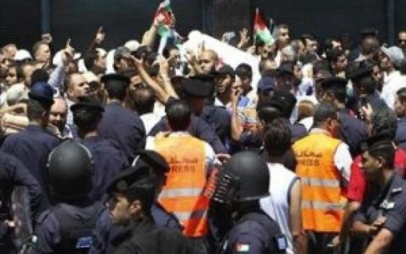  حماية الصحفيين :التحقيق في انتهاكات بحق الإعلاميين خلال الاعتصامات 