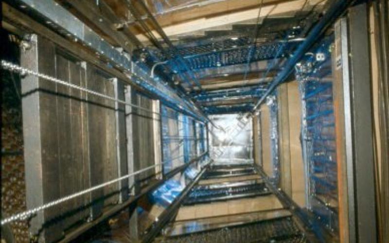 الزرقاء: وفاة شخص سقط في منور عمارة 