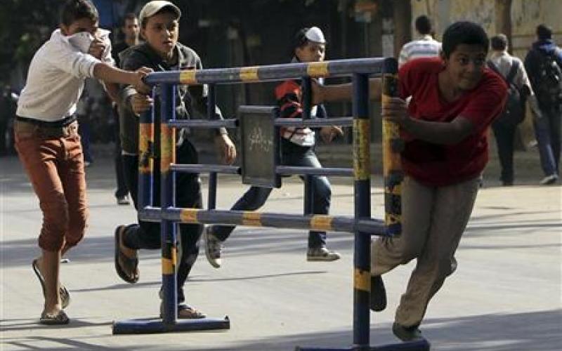 استمرار الاشتباكات بين الأمن ومحتجين  في القاهرة