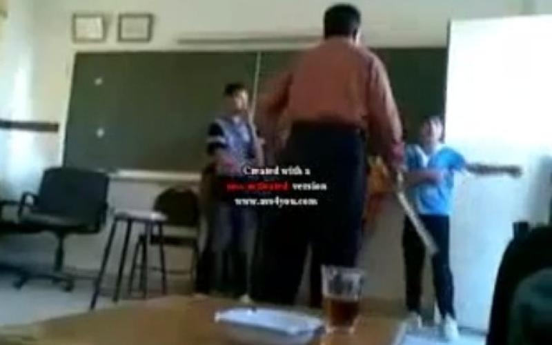 "ذبحتونا": غرفة مدير إحدى المدراس تتحول لغرفة تعذيب للطلبة - فيديو
