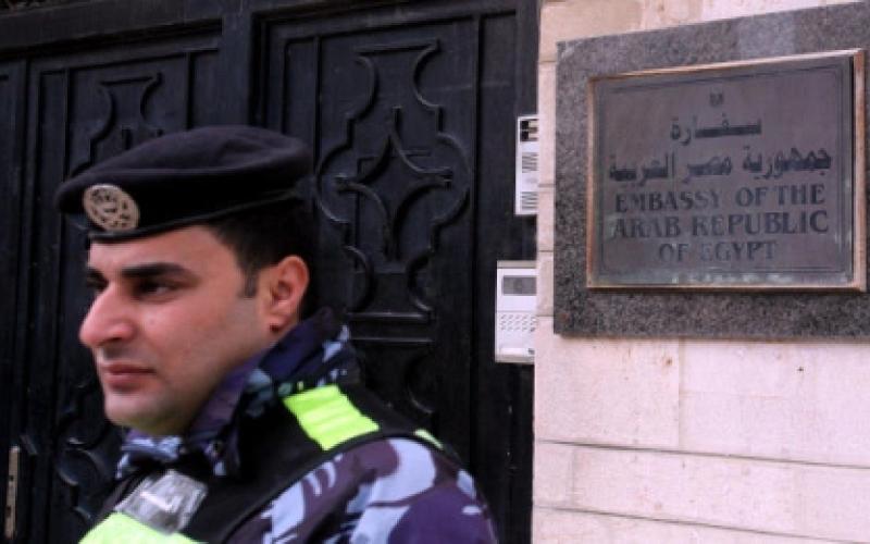 السفارة المصرية في الاردن تفتح ابوابها للاستفتاء على الدستور 