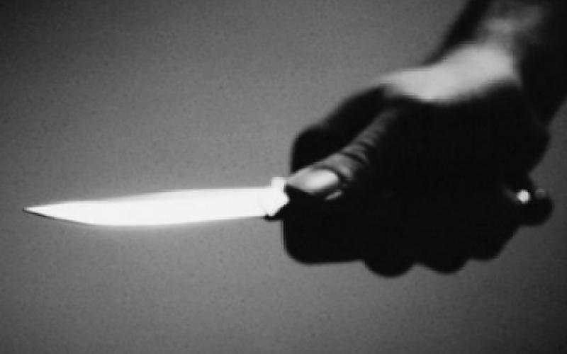 طعنه لأنه شاهده وهو يسرق