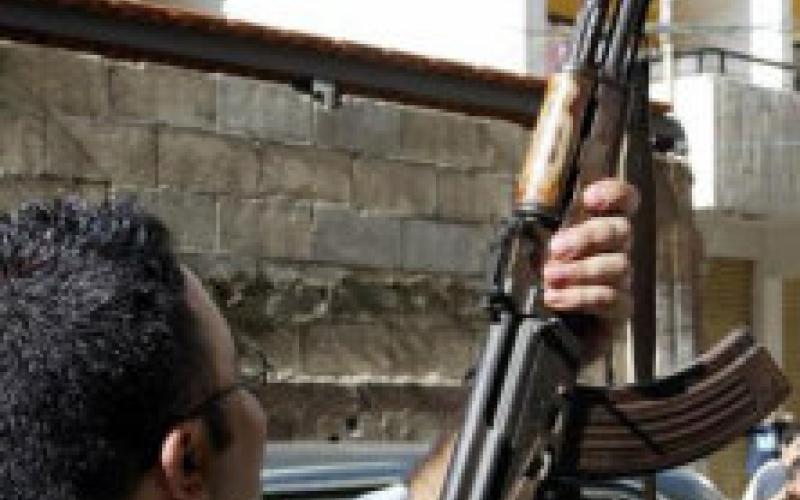 انتشار السلاح في الأردن: قلق رسمي وشعبي وتقويض للقانون