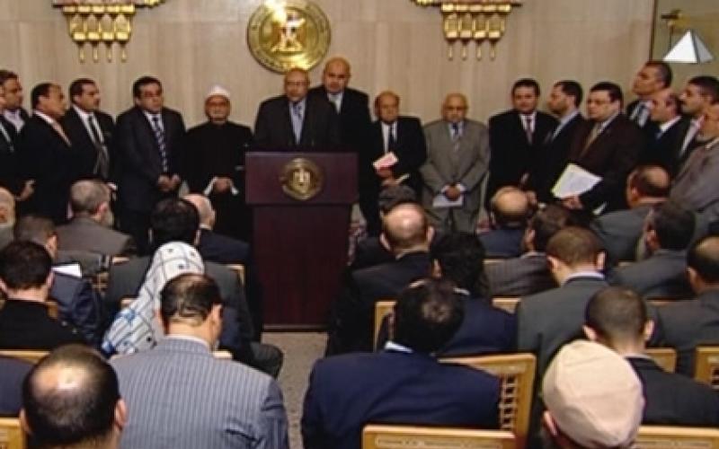 مرسي يلغي الإعلان الدستوري ويبقي الاستفتاء في موعده