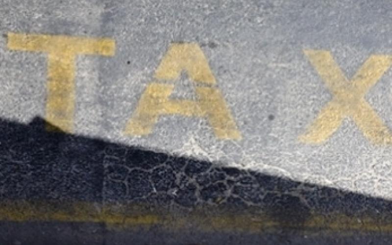 الامانة تنظم مواقف السيارات بألف عداد 