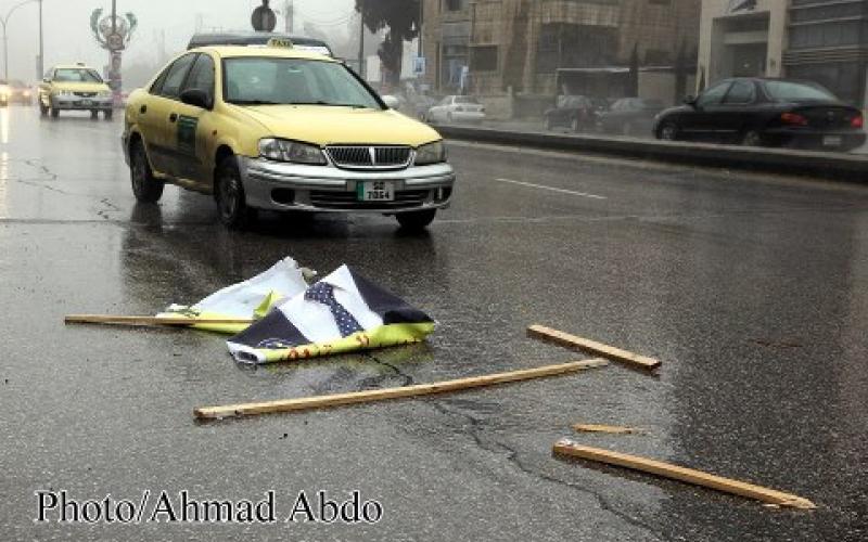 الدعاية الانتخابية تحت عجلات السيارات- عدسة احمد عبده/ فيسبوك 