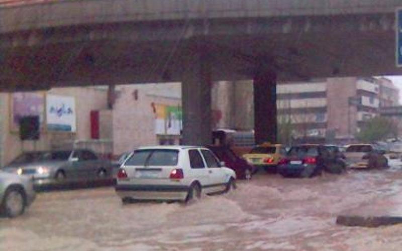 الأمانة: تجمع مياه الواحة بسبب ربط مزاريب الأبنية بخطوط الصرف