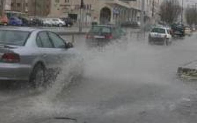 دعوة المواطنين لتحريك مركباتهم بعد تركها بسبب الأحوال الجوية