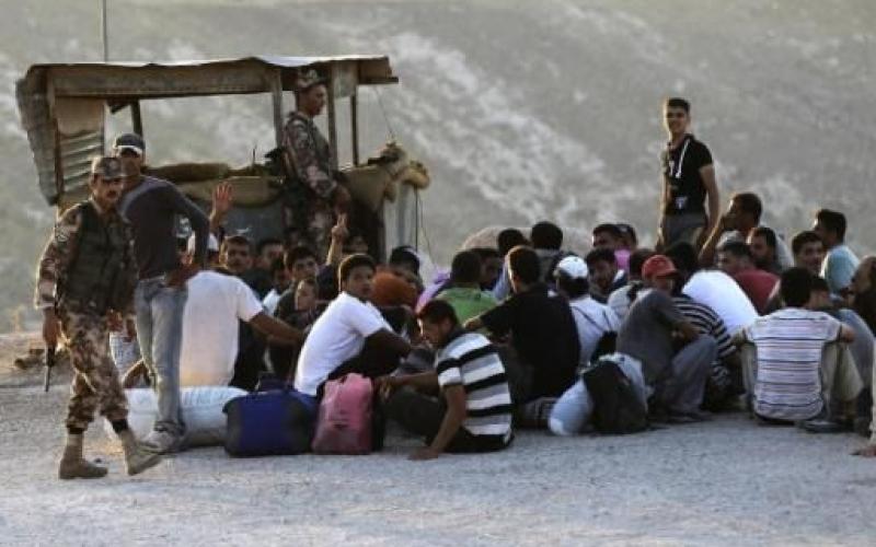 1677 لاجئاً سورياً يصلون الأردن
