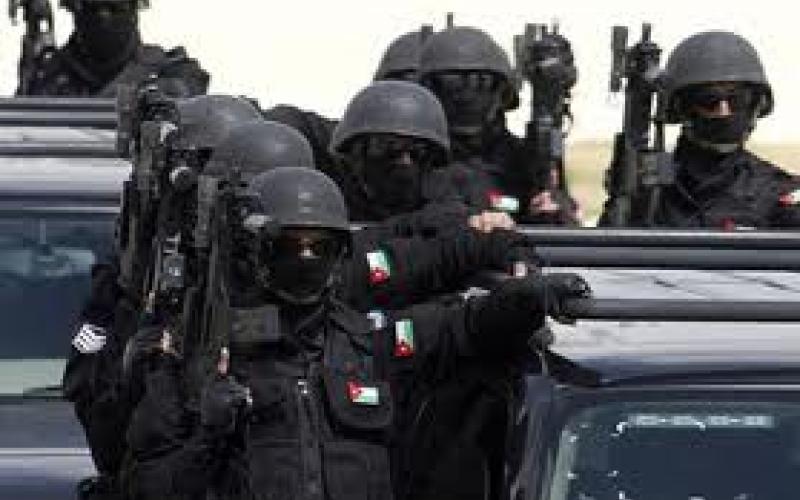 الطفيلة: مداهمة تسفر عن اعتقال مطلوب واحد 