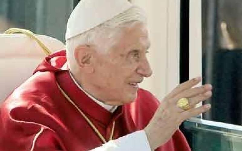 البابا بنيديكتوس السادس عشر "لن يتدخل في اختيار البابا الجديد"