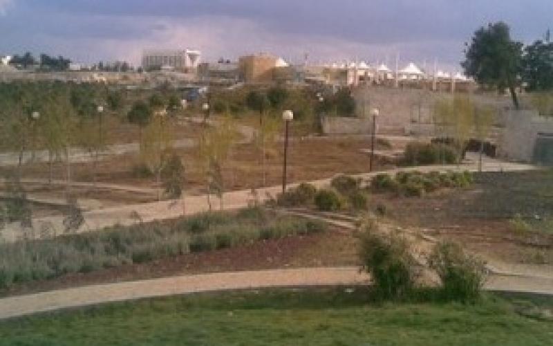 العثور على جنين في حدائق الحسين