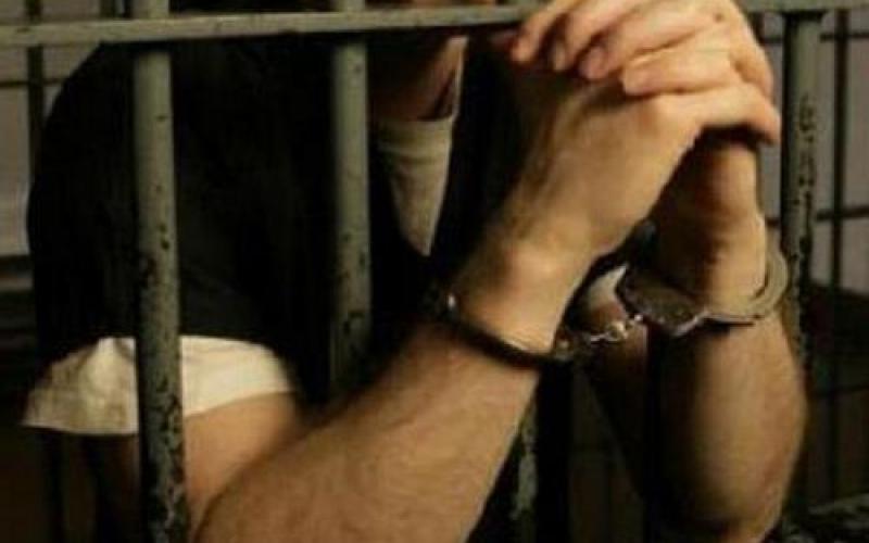 القبض على ممتهن تزوير الاوراق الرسمية 