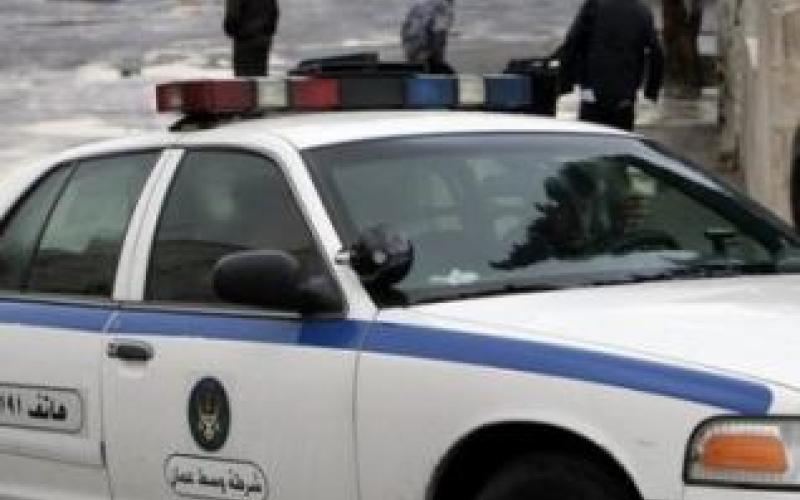 مطلوب يختلق قصة عن محاولة سلبه ويصيب نفسه