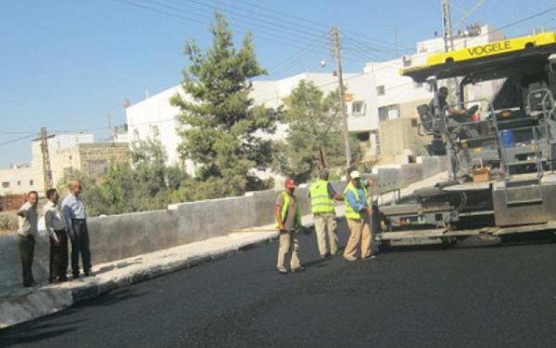 الامانة تنفذ اعمال تعبيد لشبكة شوارع ام الحيران 