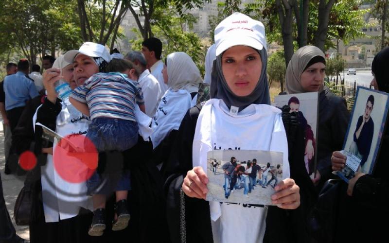 اهالي الاسرى في سجون الاحتلال يعتصمون امام الديوان 