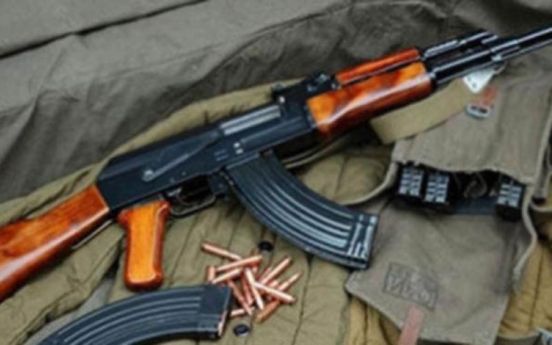 العثور على أسلحة وأموال إثر حادث سير