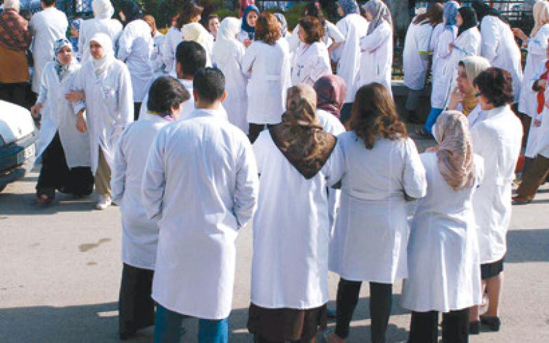 زيادة حوافز الممرضين إلى 25%