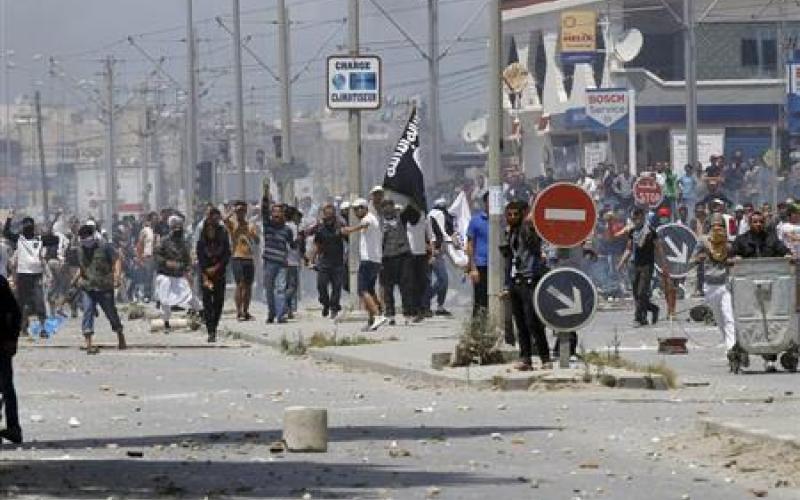 مقتل شاب تونسي في اشتباكات بين الشرطة واسلاميين متشددين في العاصمة