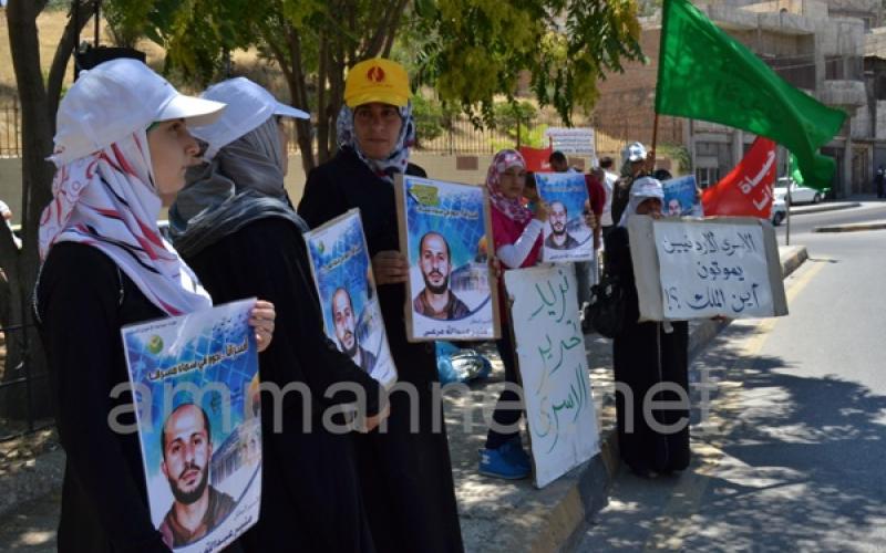أهالي الأسرى يحملون الحكومة مسؤولية أي ضرر يصيبهم- صور 
