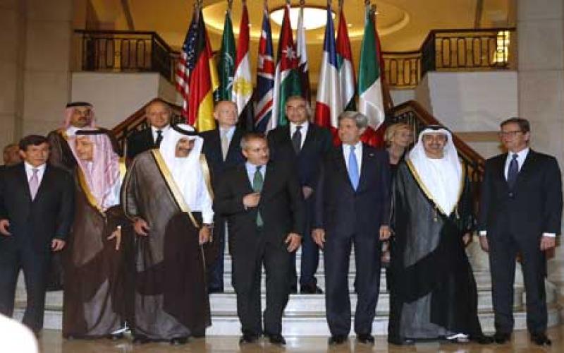 "أصدقاء سوريا" يتفقون على الدعم المسلح للمعارضة السورية