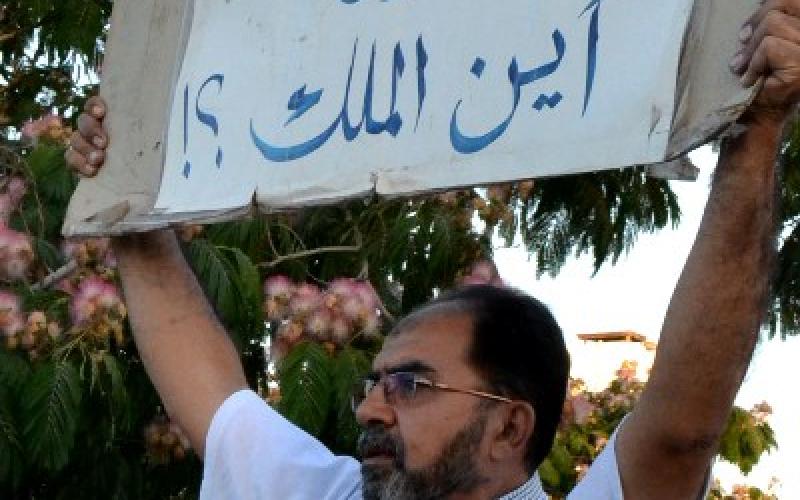 استمرار توقيف قريب الأسير منير مرعي