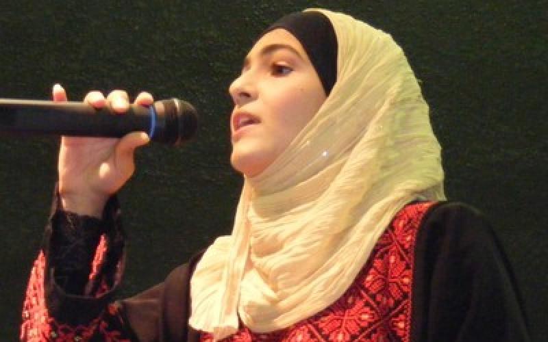 الاحتلال يمنع شلش والعبدلات من دخول فلسطين