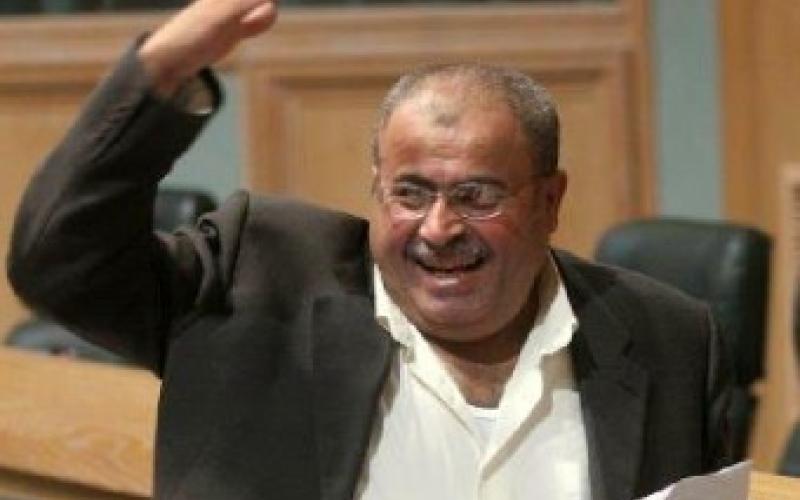 عطية يسأل عن أسس القبول بالجامعات