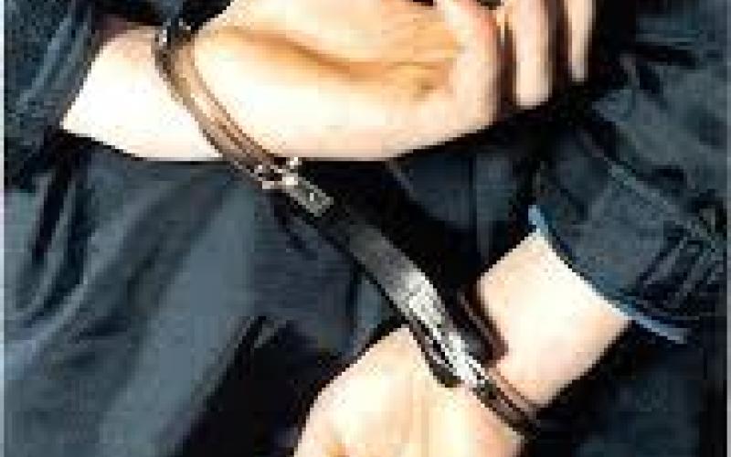 القاء القبض على مزوري بطاقات ائتمانية