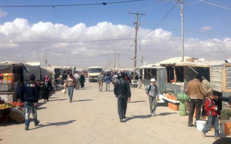 أبو شهاب: مشروع الساتر الترابي ما زال مستمراً