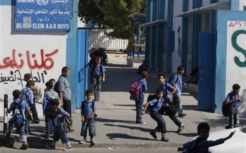 700 طالب من فلسطينيي سورية في مدارس الأنروا بالمملكة