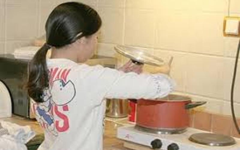 تفعيل خطوط ساخنة لشكاوى العمال المنزليين