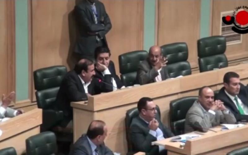 النواب يصوتون ضد حسم 100 دينار من مخصصات المخالفين (فيديو)