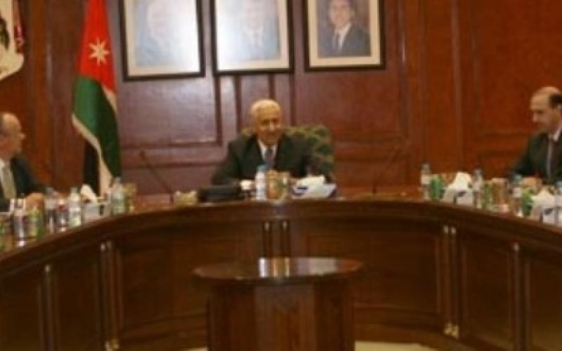 النسور: الأزمة السورية جاءت في أصعب الظروف الاقتصادية