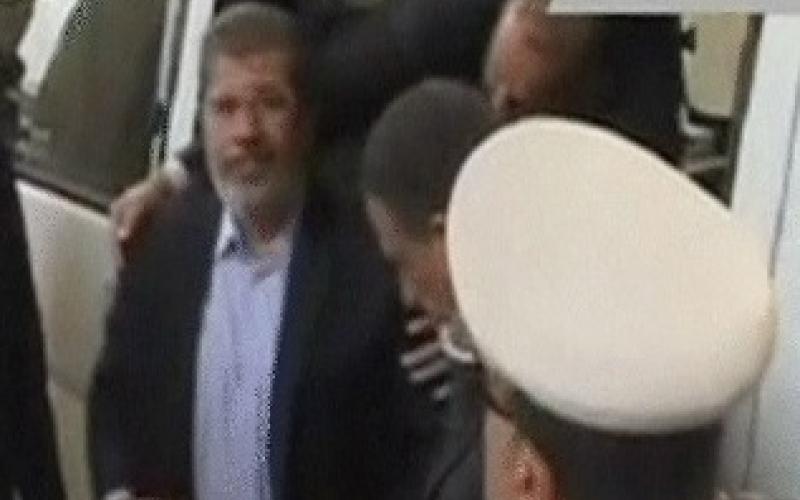 مصر: تأجيل محاكمة مرسي لكانون ثاني