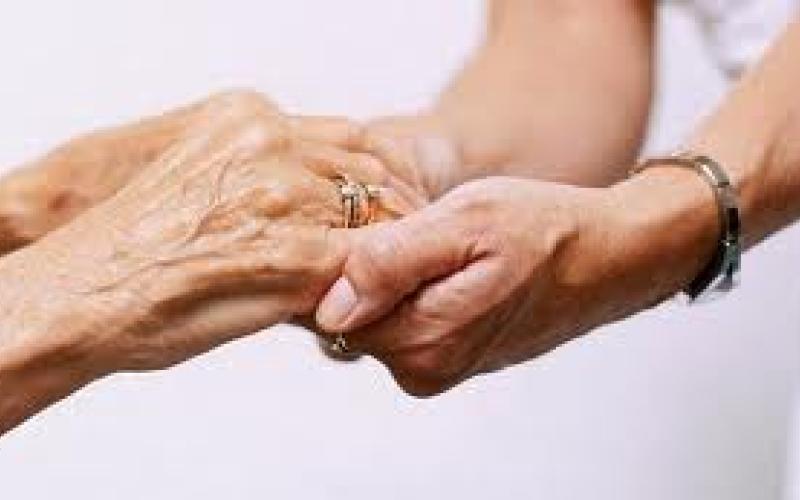 دور المسنين.. قصص تُلخِصّ حال الشيخوخة