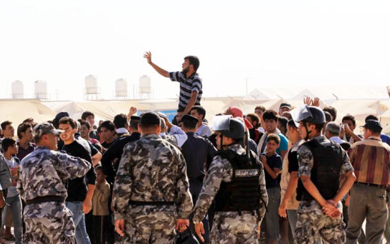 بدء محاكمة 10 سوريين أثاروا الشغب بالزعتري