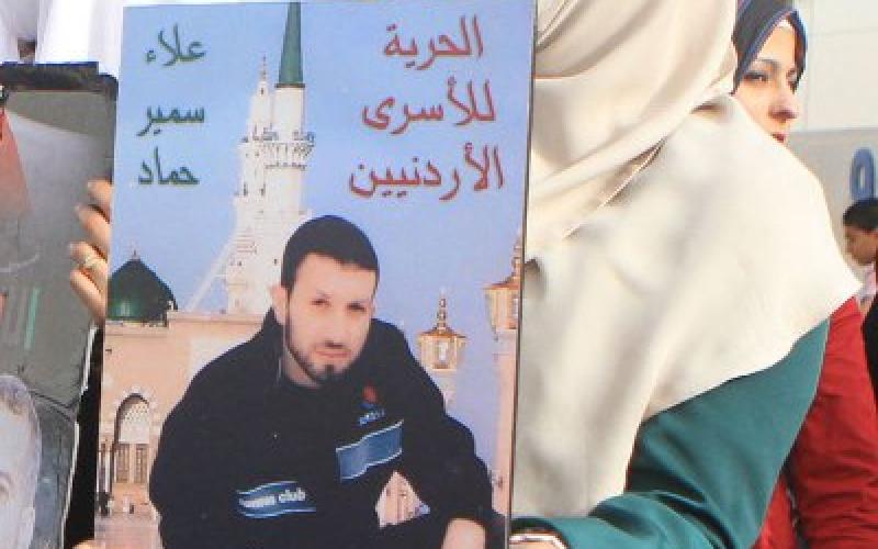 الأسير حماد يستمر بإضرابه.. وأهالي الأسرى يعتزمون العودة للاعتصامات