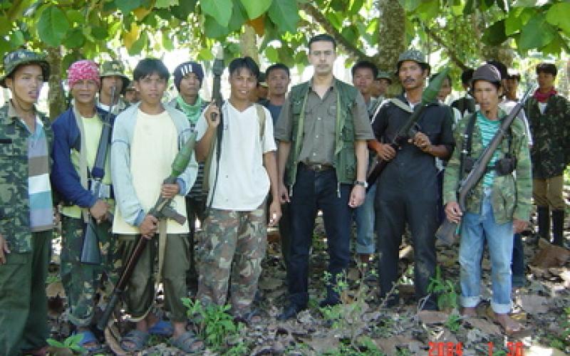 جماعة فلبينية مسلحة تفرج عن الصحفي الاردني العطياني