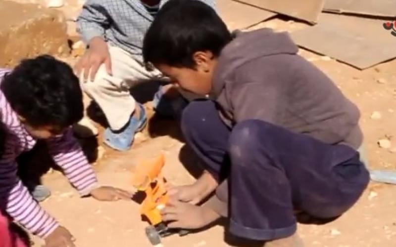 أطفال سوريون في ملاعب اللجوء- فيديو 