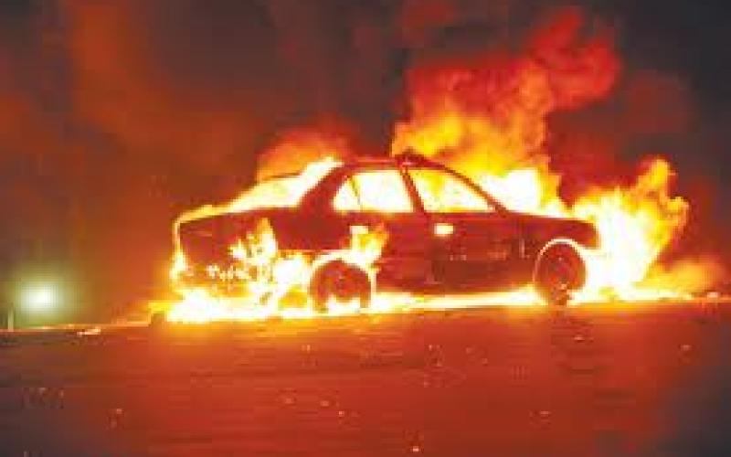 إحراق سيارتي رئيس بلدية مادبا