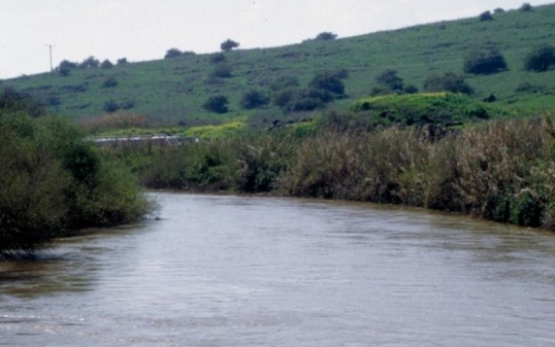 إسرائيل تضخ 2000 متر مكعب لنهر الأردن