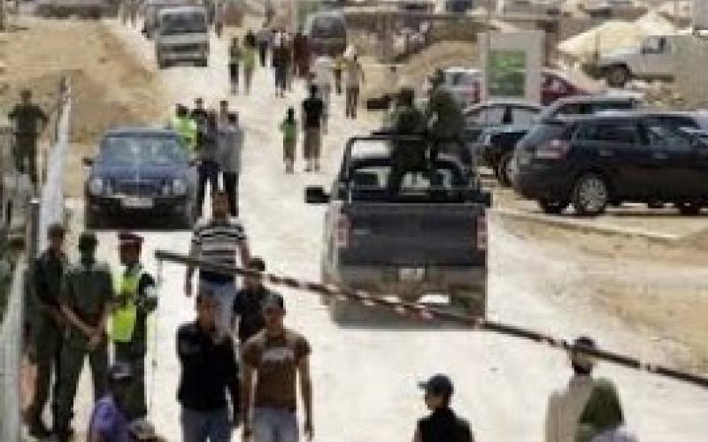 سيارات خاصة تعمل في الزعتري مخالفة القانون الأردني