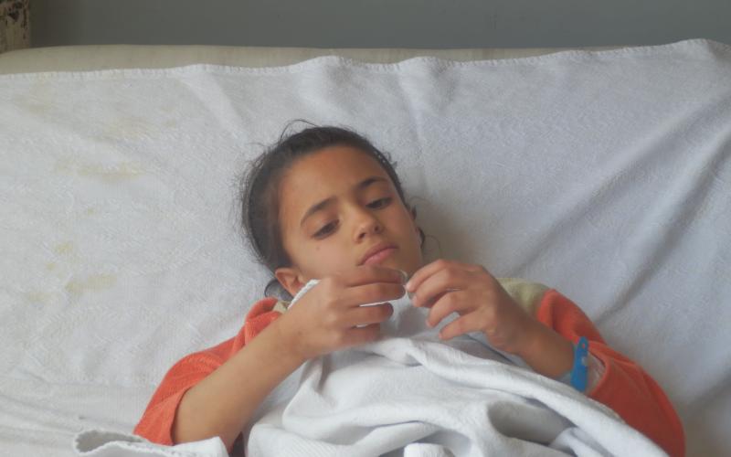 مدير مستشفى الزرقاء لوالد طفلة "الكبد الفيروسي": اذا زلمة روح ارفع قضية
