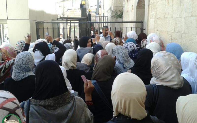 مؤسسة الأقصى: احتجاز الهويات كشرط لدخول المسجد