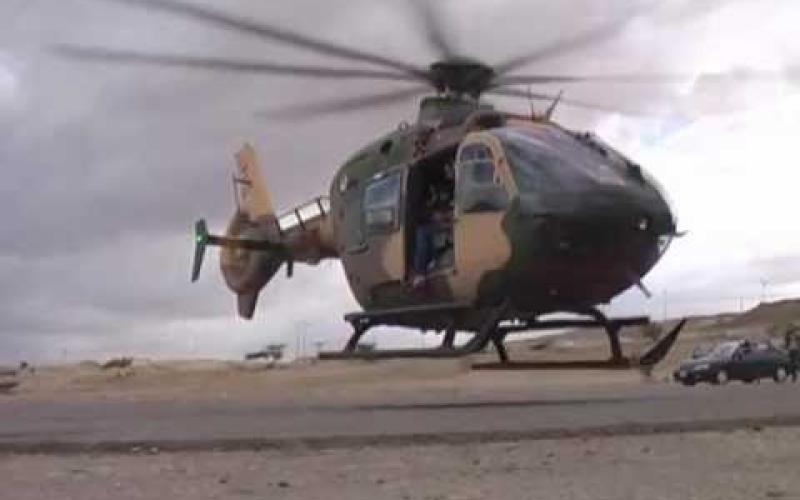 الجفر: طائرة عسكرية تنقذ عائلة حاصرتها مياه الأمطار